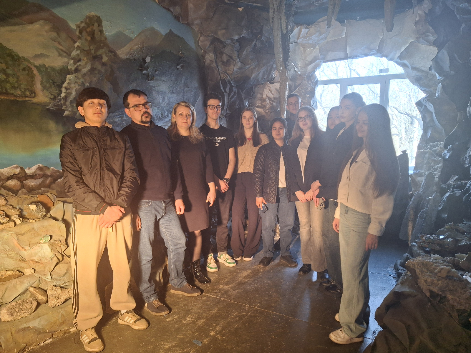 Знакомство студентов группы 24ФПИ1 с минералогической коллекцией